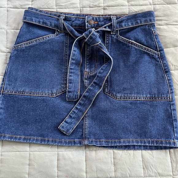 Forever 21 Denim Jean Belted Mini Skirt Tie Belt Size Large - Picture 2 of 12